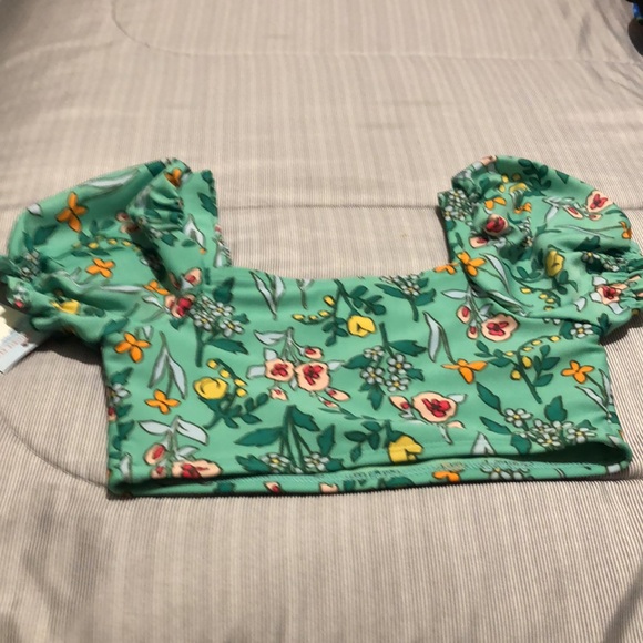 NWT Cat & Jack girls Swimsuit Top. Size 5 T - Picture 2 of 3